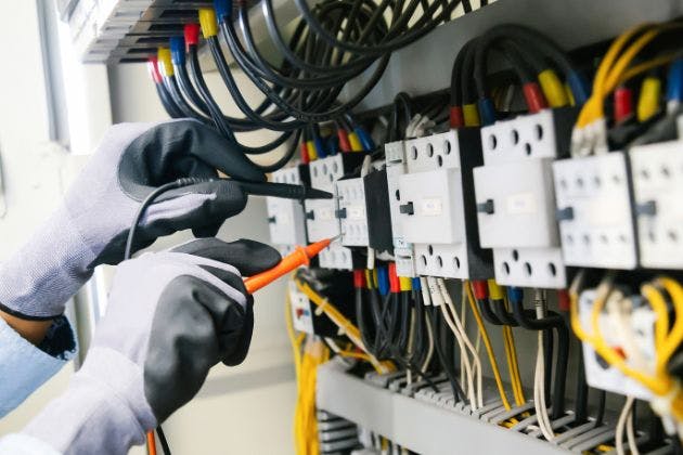How Do Electricians Diagnose Electrical Faults?